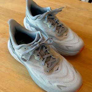 Hoka One Arahi 6 Women's Athletic Shoes - Nearly New! 8B